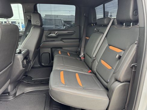 Used 2024 GMC Sierra 1500 AT4 w/ Technology Package AWD/4WD image 29