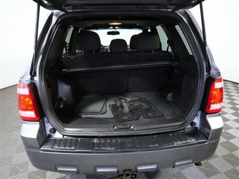 Used 2011 Ford Escape XLT w/ 202A Rapid Spec Order Code image 9