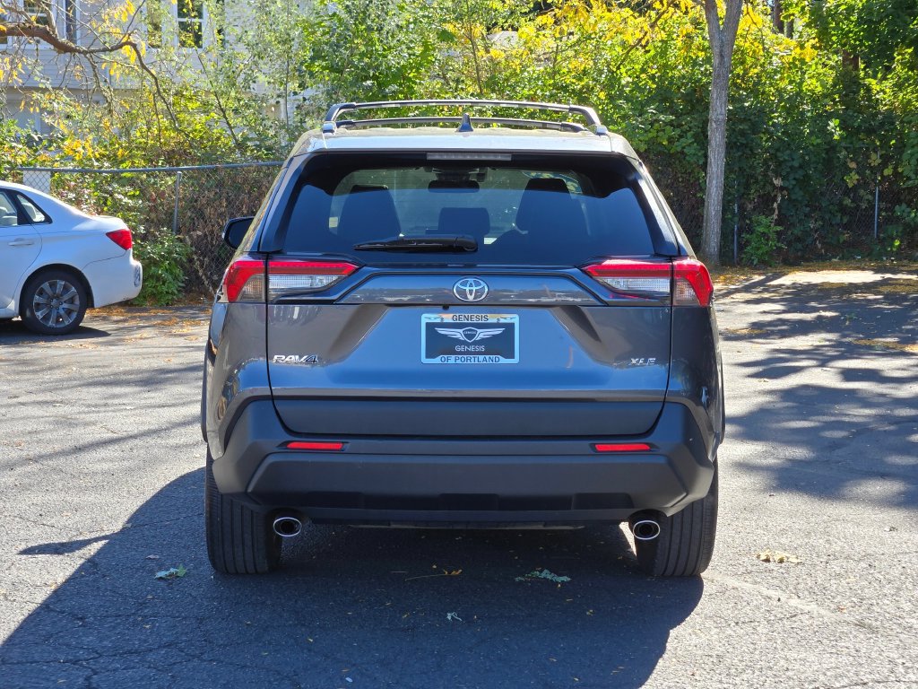 Used 2021 Toyota RAV4 XLE Premium FWD image 5