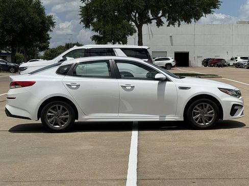 Used 2020 Kia Optima LX FWD image 3