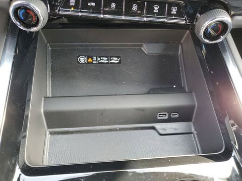 New 2025 Chevrolet Tahoe Premier AWD/4WD image 31