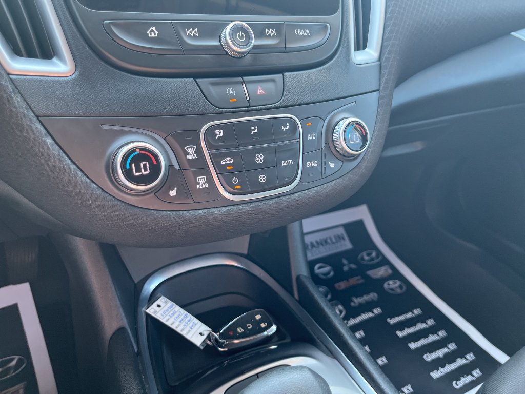 Used 2025 Chevrolet Malibu LT FWD image 19