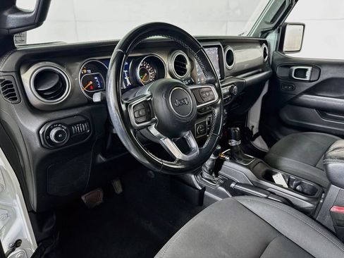 Used 2021 Jeep Wrangler Unlimited Sahara AWD/4WD image 9