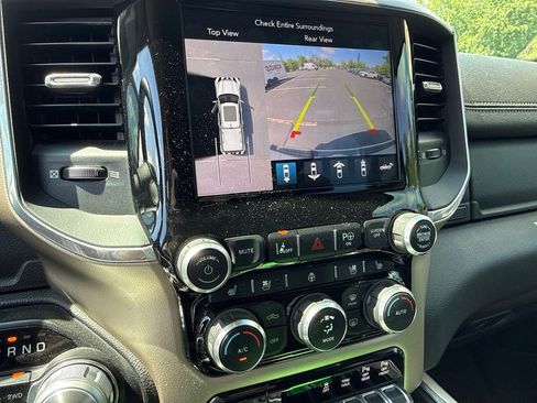 Used 2019 RAM 1500 Laramie AWD/4WD image 10