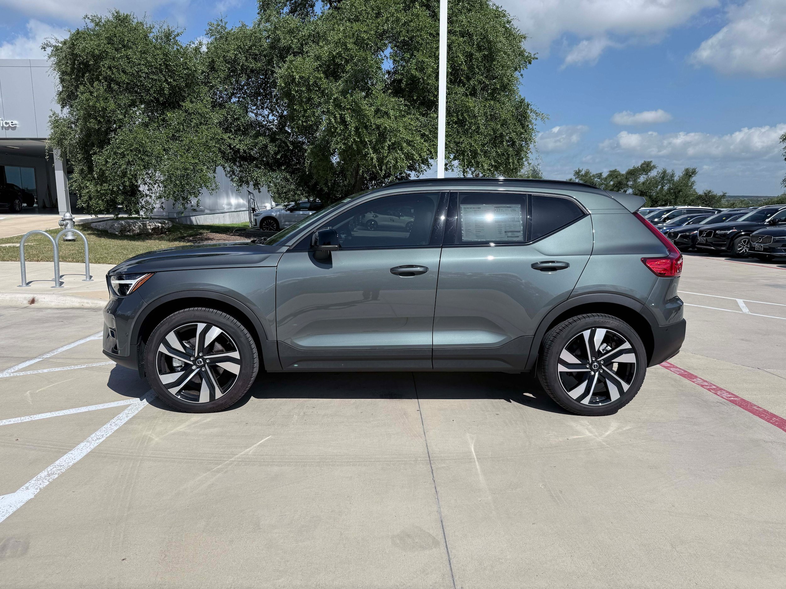 New 2026 Volvo XC40 B4 Plus w/ Protection Package Premier FWD image 3