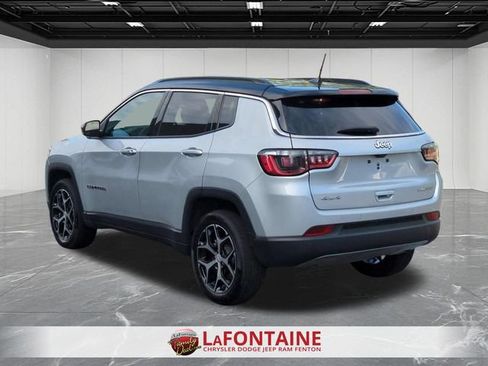Used 2024 Jeep Compass Limited AWD/4WD image 3
