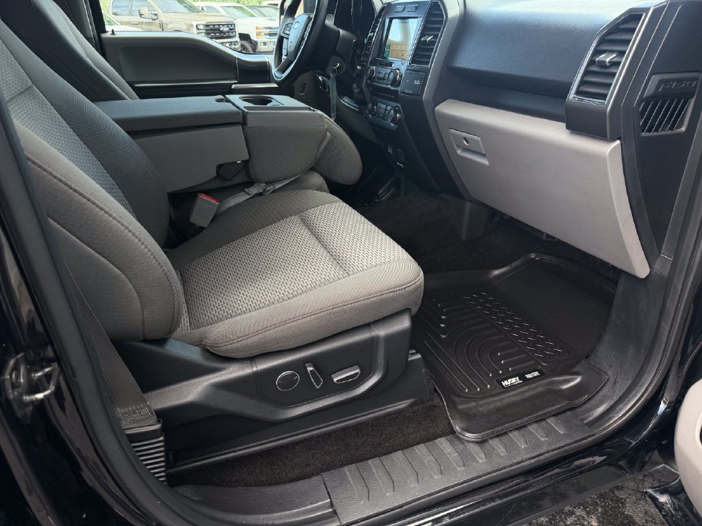 Used 2018 Ford F150 XLT w/ Equipment Group 302A Luxury AWD/4WD image 43