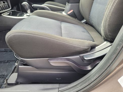 Used 2018 Mitsubishi Outlander SE image 11