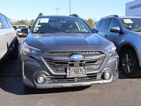 Used 2023 Subaru Outback Premium image 4