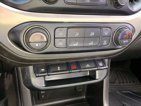 Used 2016 GMC Canyon SLE w/ SLE Convenience Package image 31