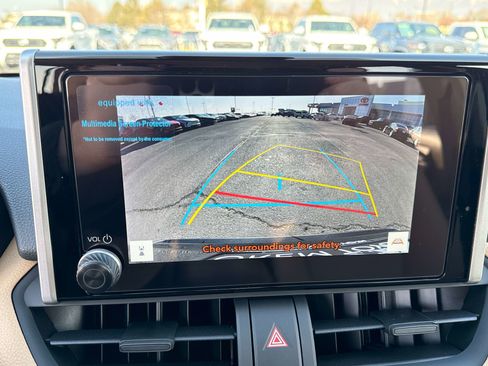 Used 2025 Toyota RAV4 XLE image 24