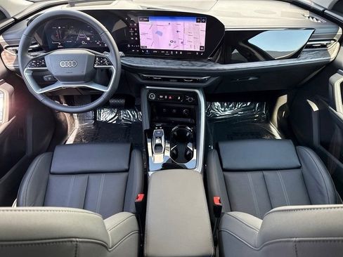 Certified 2025 Audi Q5 2.0T Premium Plus w/ Premium Plus image 13