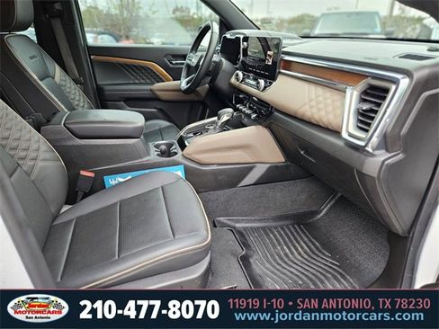 Used 2024 GMC Canyon Denali image 11