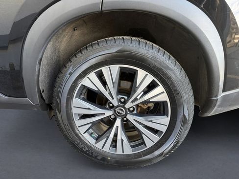 Used 2023 Nissan Rogue SV image 14