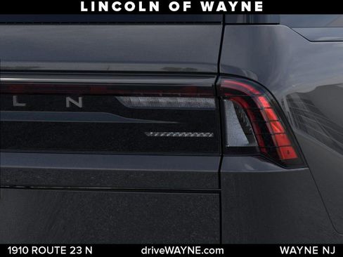 New 2025 Lincoln Navigator Reserve w/ Jet Appearance Package AWD/4WD image 21