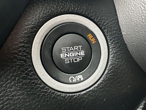 Used 2025 RAM 1500 Laramie image 23