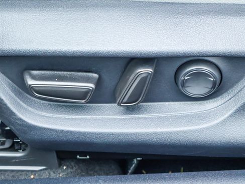 Used 2025 Toyota Camry SE FWD image 10