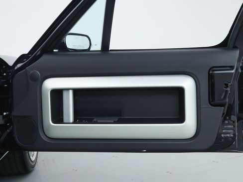 Used 2006 Ford GT image 16