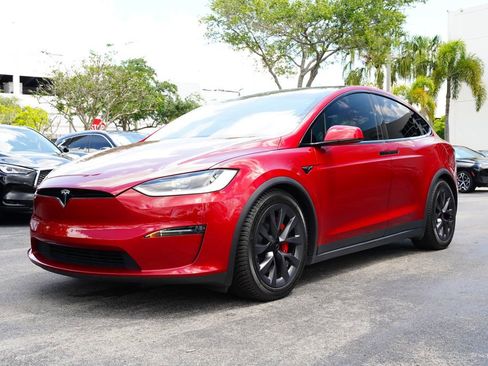 Used 2024 Tesla Model X Plaid image 3
