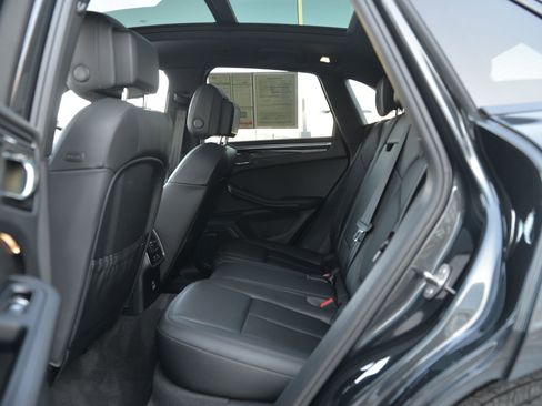 Certified 2025 Porsche Macan image 14