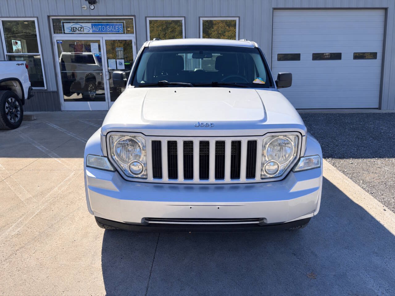 Used 2011 Jeep Liberty Sport AWD/4WD image 3