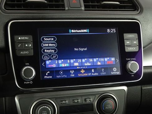 Used 2023 Nissan Leaf S image 32