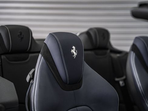 Used 2026 Ferrari Roma Spider RWD image 33