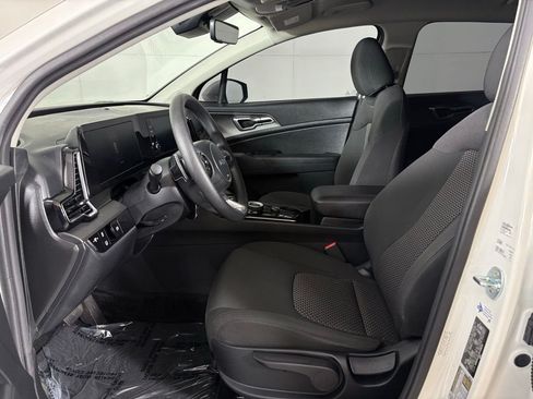 Used 2024 Kia Sportage LX AWD/4WD image 16
