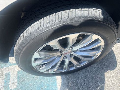 Used 2022 GMC Yukon Denali image 12