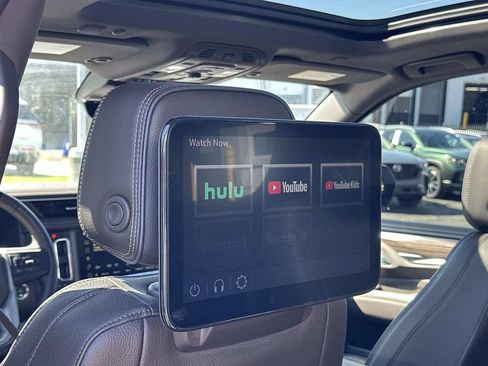 Used 2024 GMC Yukon XL Denali w/ Denali Reserve Package image 26