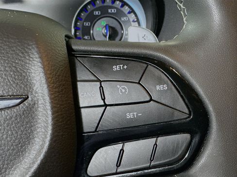 Used 2023 Chrysler 300 S image 17