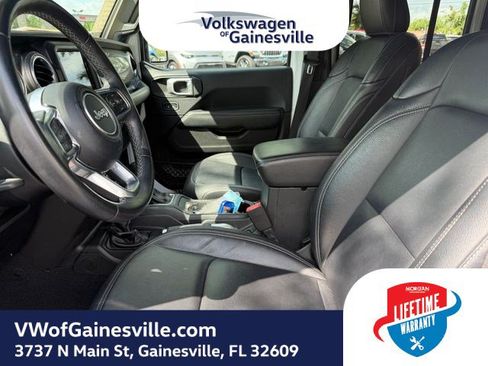 Used 2018 Jeep Wrangler Unlimited Sahara AWD/4WD image 18