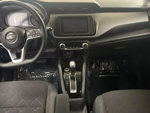 Used 2019 Nissan Kicks SV FWD image 15