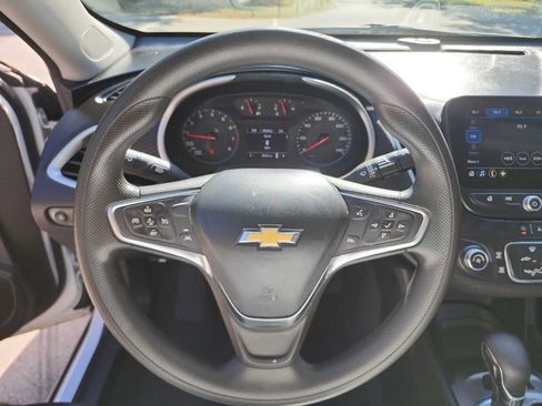 Used 2023 Chevrolet Malibu LS FWD image 15