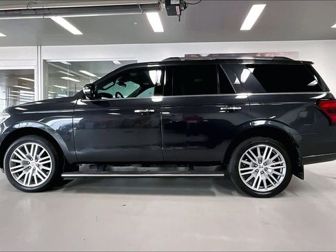 Used 2024 Ford Expedition Limited AWD/4WD image 3
