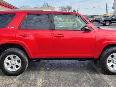 Used 2018 Toyota 4Runner SR5 Premium AWD/4WD image 9