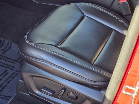 Used 2024 Ford Explorer XLT w/ Equipment Group 202A image 27