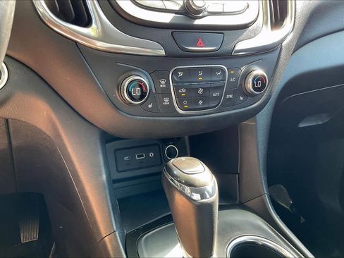 Used 2019 Chevrolet Equinox LT image 31