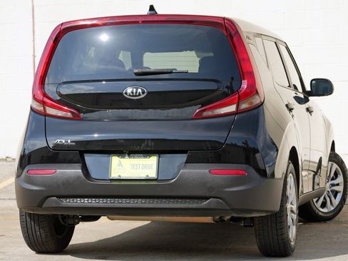 Used 2021 Kia Soul LX FWD image 4