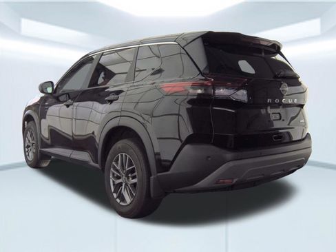 Used 2023 Nissan Rogue S AWD/4WD image 4