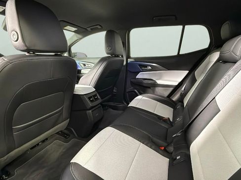 Used 2025 Chevrolet Equinox EV LT image 28