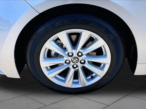 Used 2025 Toyota Corolla LE w/ LE Premium Package FWD image 10