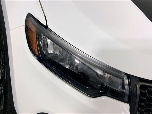Used 2025 Jeep Compass Trailhawk AWD/4WD image 26