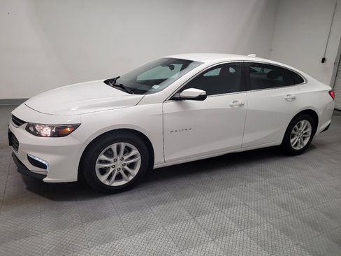 Used 2018 Chevrolet Malibu LT FWD image 2