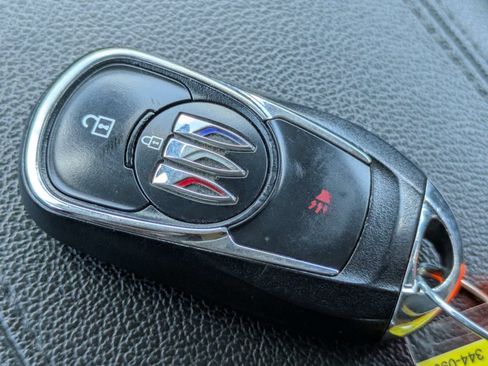Used 2024 Buick Encore GX Preferred FWD image 22