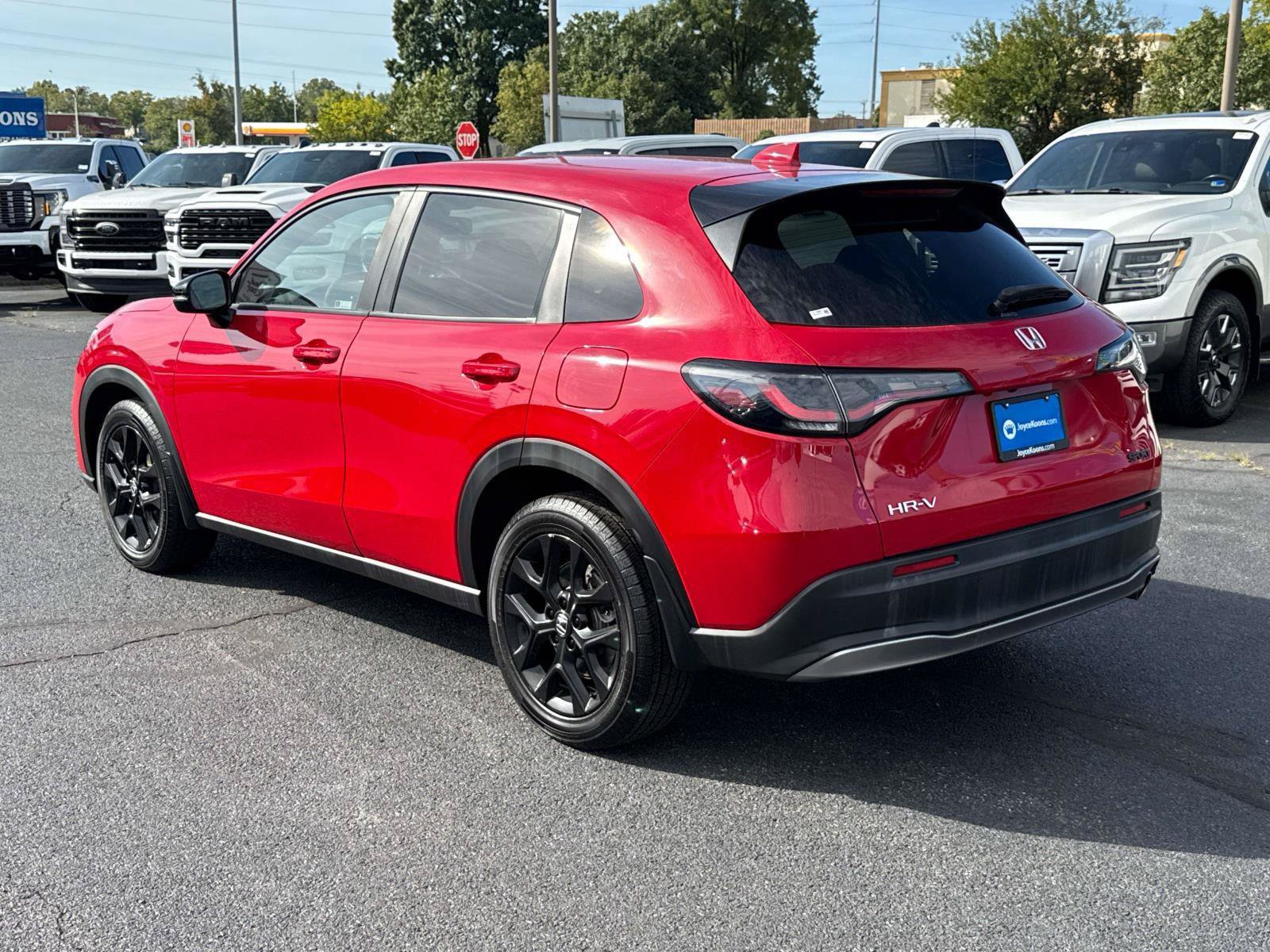 Used 2023 Honda HR-V Sport image 3