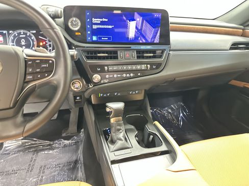 Certified 2025 Lexus ES 350 w/ Premium Package FWD image 30
