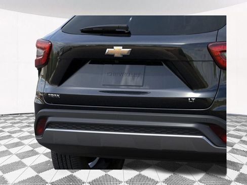 New 2026 Chevrolet Trax LT w/ Driver Confidence Package FWD image 21