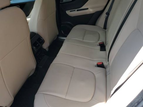 Used 2018 Jaguar F-PACE Premium AWD/4WD image 13