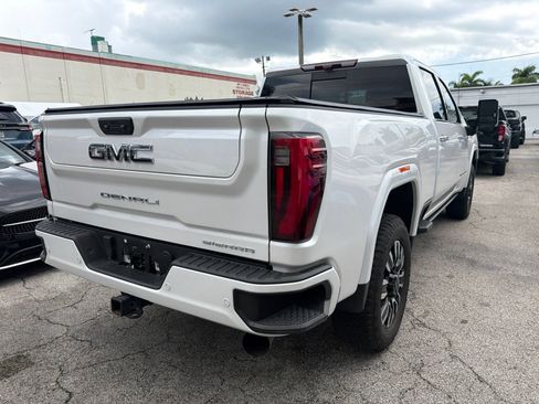 Used 2024 GMC Sierra 2500 Denali Ultimate AWD/4WD image 10